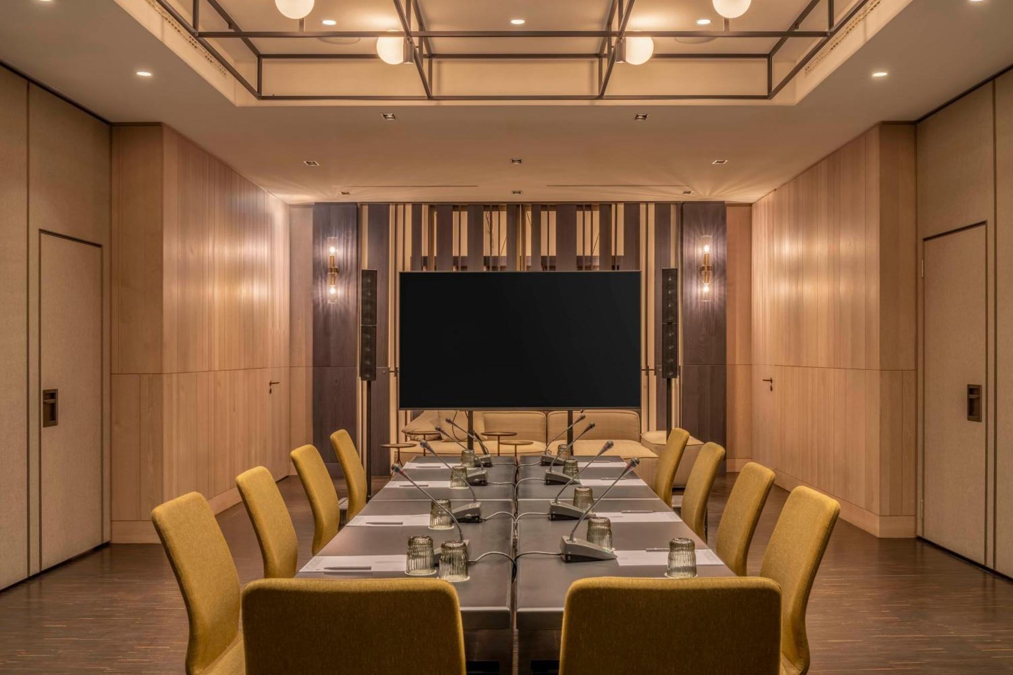 Marriott West 4*